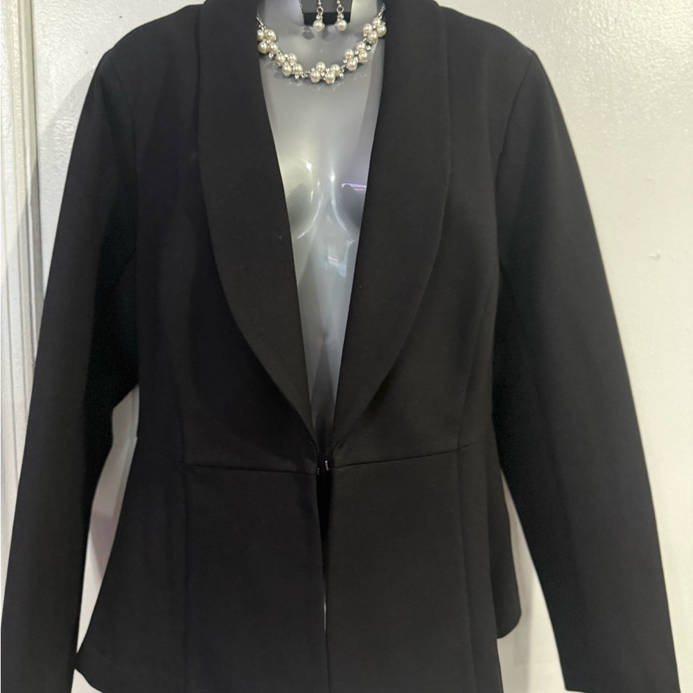 Elegant Black Women's Blazer